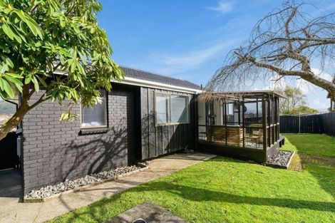 Photo of property in 8 Leo Place, Kawaha Point, Rotorua, 3010