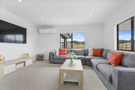 Photo of property in 52 Oakdale Drive, Kinloch, Taupo, 3377