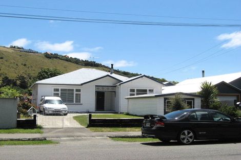 Photo of property in 22 Clark Street, Sumner, Christchurch, 8081