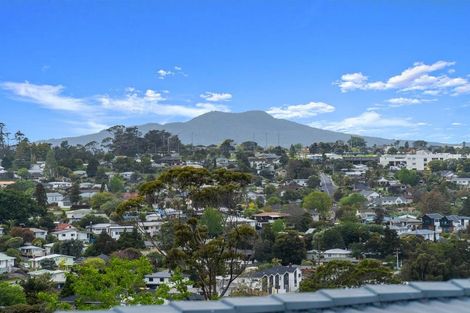 Photo of property in 2 Sycamore Drive, Sunnynook, Auckland, 0620