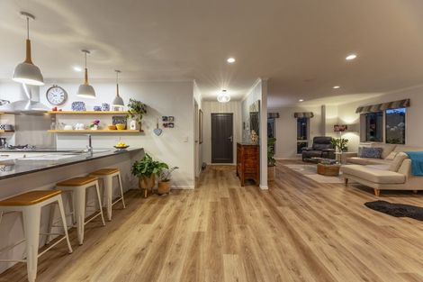 Photo of property in 58 Hillcrest Road North, Raumati Beach, Paraparaumu, 5032