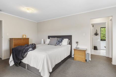 Photo of property in 22 Houston Place, Bayview, Auckland, 0629