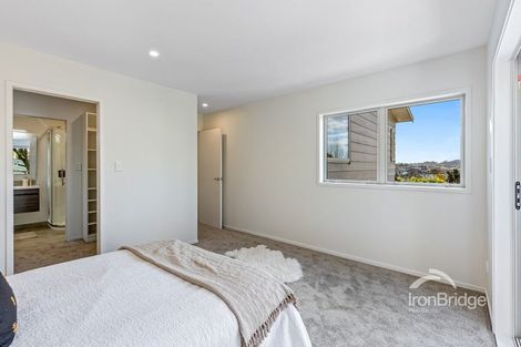 Photo of property in 10 Louise Place, Browns Bay, Auckland, 0630