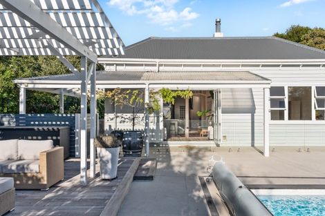 Photo of property in 93 Kuratawhiti Street, Greytown, 5794