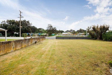 Photo of property in 31 Koputara Road, Himatangi Beach, Foxton, 4891
