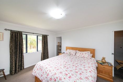Photo of property in 57 Waicola Drive, Fitzherbert, Palmerston North, 4471