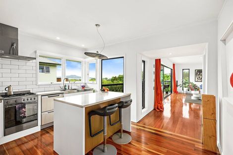 Photo of property in 26 Peter Terrace, Castor Bay, Auckland, 0620