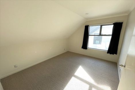 Photo of property in 30a Domanski Crescent, Owhiro Bay, Wellington, 6023