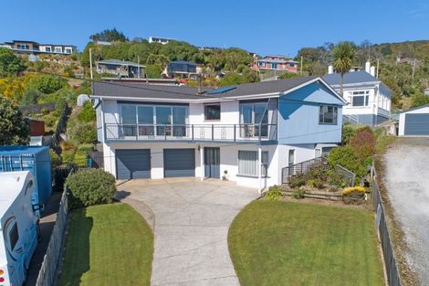 Photo of property in 104 Marine Parade, Bluff, 9814