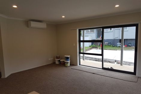 Photo of property in 16 Jenanne Place, Totara Vale, Auckland, 0629