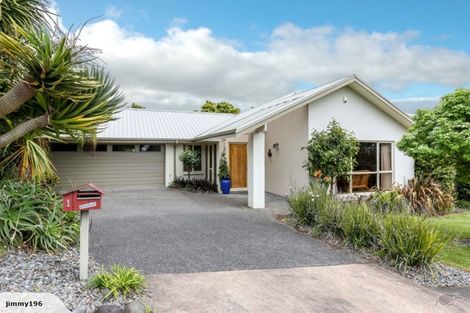 Photo of property in 1 Orlando Close, Frankleigh Park, New Plymouth, 4310