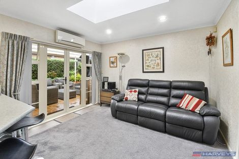 Photo of property in 4b Stewart Gibson Place, Manurewa, Auckland, 2105