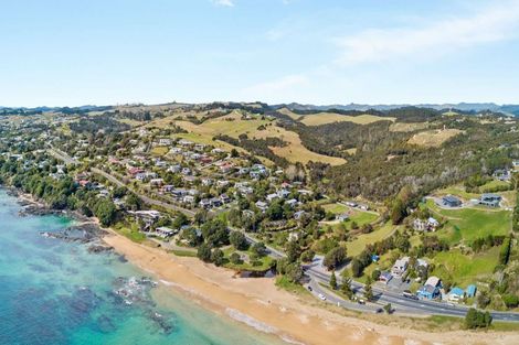 Photo of property in 2 Seaview Road, Cable Bay, 0420