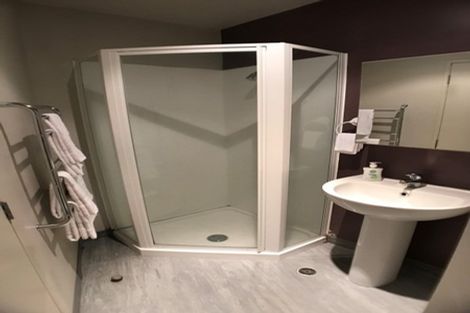 Photo of property in Scotia Tower Apartments, 9b/8 Scotia Place, Auckland Central, Auckland, 1010