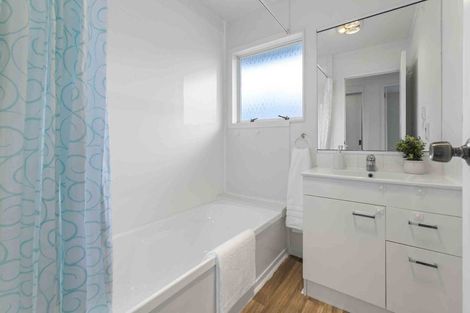 Photo of property in 1/6 De Quincey Terrace, Highland Park, Auckland, 2010