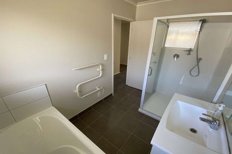 Photo of property in 46 Huntington Park Drive, Greenhithe, Auckland, 0632