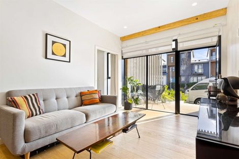 Photo of property in 2/165 Hobsonville Point Road, Hobsonville, Auckland, 0616