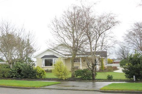 Photo of property in 146 Seaward Road, Edendale, 9825