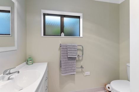 Photo of property in 14 Nugget Grove, Raumati Beach, Paraparaumu, 5032