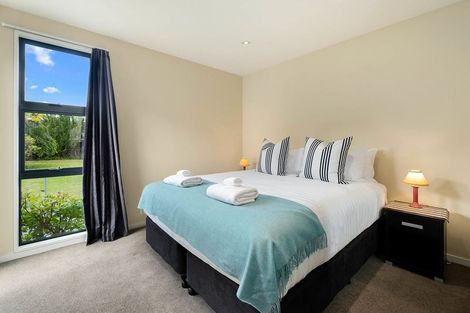 Photo of property in 8a Hallenstein Street, Queenstown, 9300