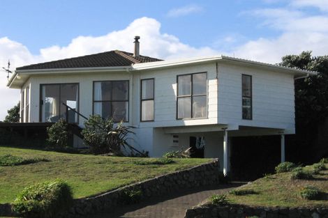 Photo of property in 9 Waiheke Street, Waikanae Beach, Waikanae, 5036