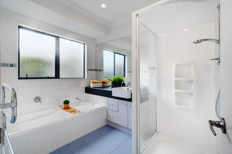 Photo of property in 16 Turnberry Drive, Wattle Downs, Auckland, 2103