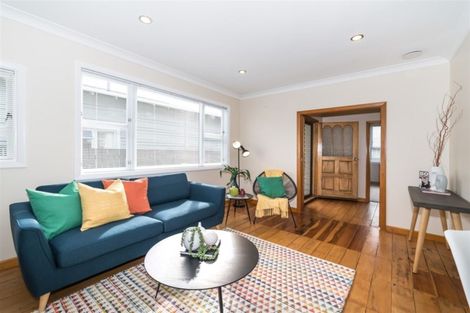 Photo of property in 24 Oxford Street, Hokowhitu, Palmerston North, 4410