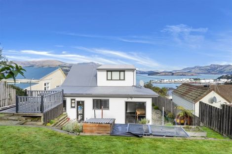 Photo of property in 30 Ripon Street, Lyttelton, 8082