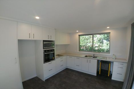 Photo of property in 28 Pupuke Road, Hillcrest, Auckland, 0627