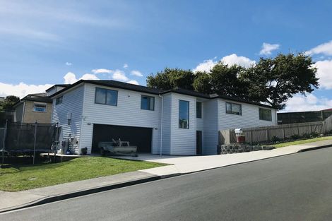 Photo of property in 1 Bangla Place, Massey, Auckland, 0614