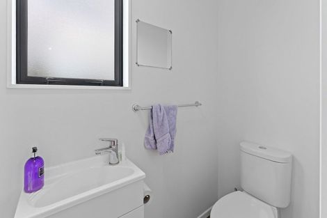 Photo of property in 24 Strathnaver Glen, Waikawa Beach, Levin, 5573