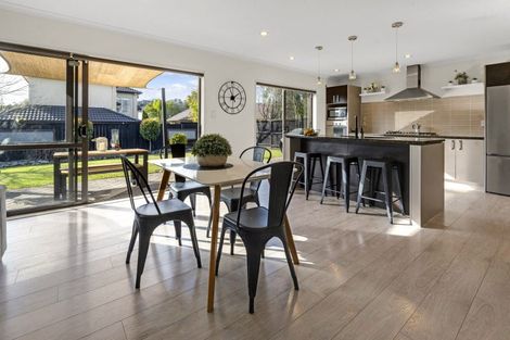 Photo of property in 4 Bridgefield Crescent, Flat Bush, Auckland, 2016