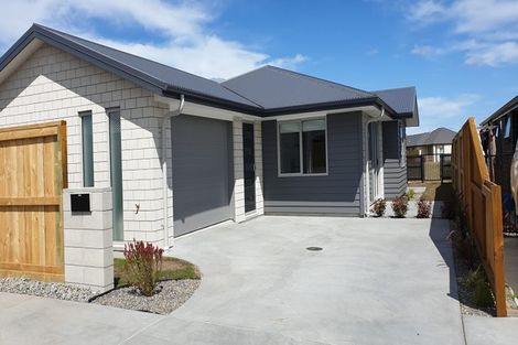 Photo of property in 21 Royal Crescent, Papamoa, 3118