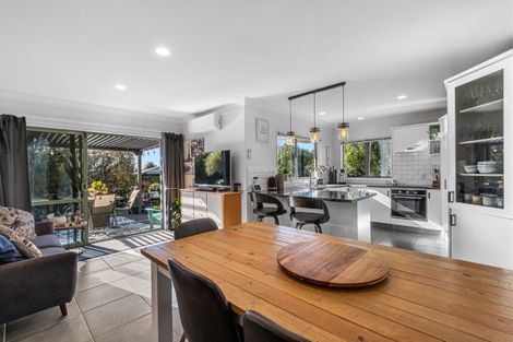 Photo of property in 10 Wouldbank Way, Welcome Bay, Tauranga, 3112