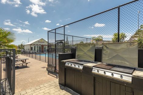 Photo of property in 33 Kirikiri Lane, East Tamaki, Auckland, 2013