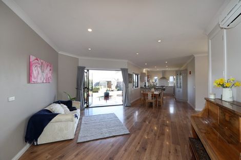 Photo of property in Heynes Place, 28 Heynes Place, Clive, 4102