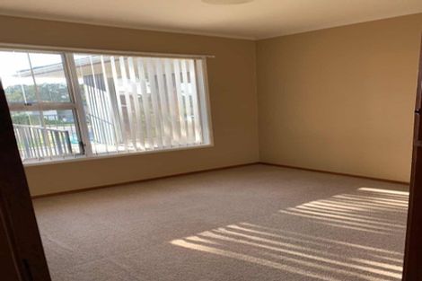 Photo of property in 36 Sartors Avenue, Northcross, Auckland, 0630