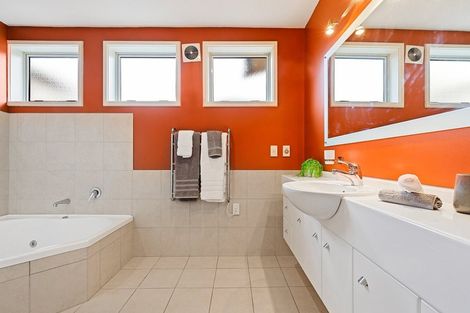 Photo of property in 2 Pulford Place, Ilam, Christchurch, 8041