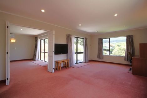 Photo of property in 31 Coates Street, Tawa, Wellington, 5028