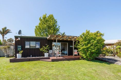 Photo of property in 1 Poplar Street, Whitianga, 3510