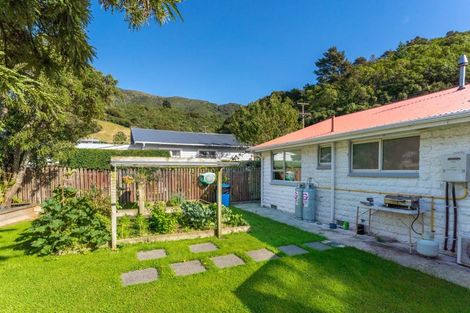 Photo of property in 30 Buller Street, Picton, 7220