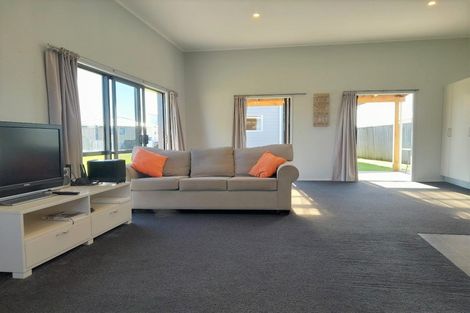 Photo of property in 126 Rangiora Crescent, Matarangi, Whitianga, 3592