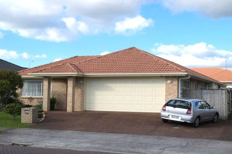 Photo of property in 104 Bob Charles Drive, Golflands, Auckland, 2013