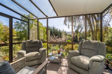 Photo of property in 1 Saint Ronans Road, Macandrew Bay, Dunedin, 9077