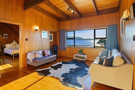 Photo of property in 11 Waiheke Street, Waikanae Beach, Waikanae, 5036