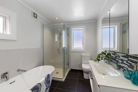 Photo of property in 25 Lambeth Road, Mount Eden, Auckland, 1041