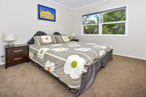 Photo of property in 1/649 Beach Road, Rothesay Bay, Auckland, 0630