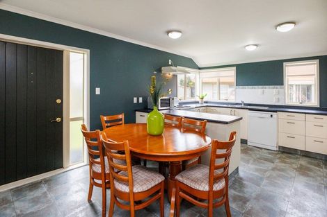 Photo of property in 9 Foxtail Fern, Kelvin Grove, Palmerston North, 4414