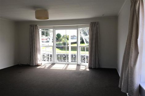 Photo of property in 1 Malmo Place, Manurewa, Auckland, 2102