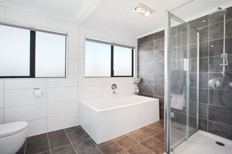 Photo of property in 21 Waller Avenue, Bucklands Beach, Auckland, 2012